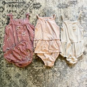 3 summer outfits Carters & GAP